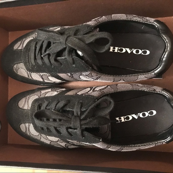 🚨 Black & White Coach Sneakers 🚨 - Picture 4 of 7